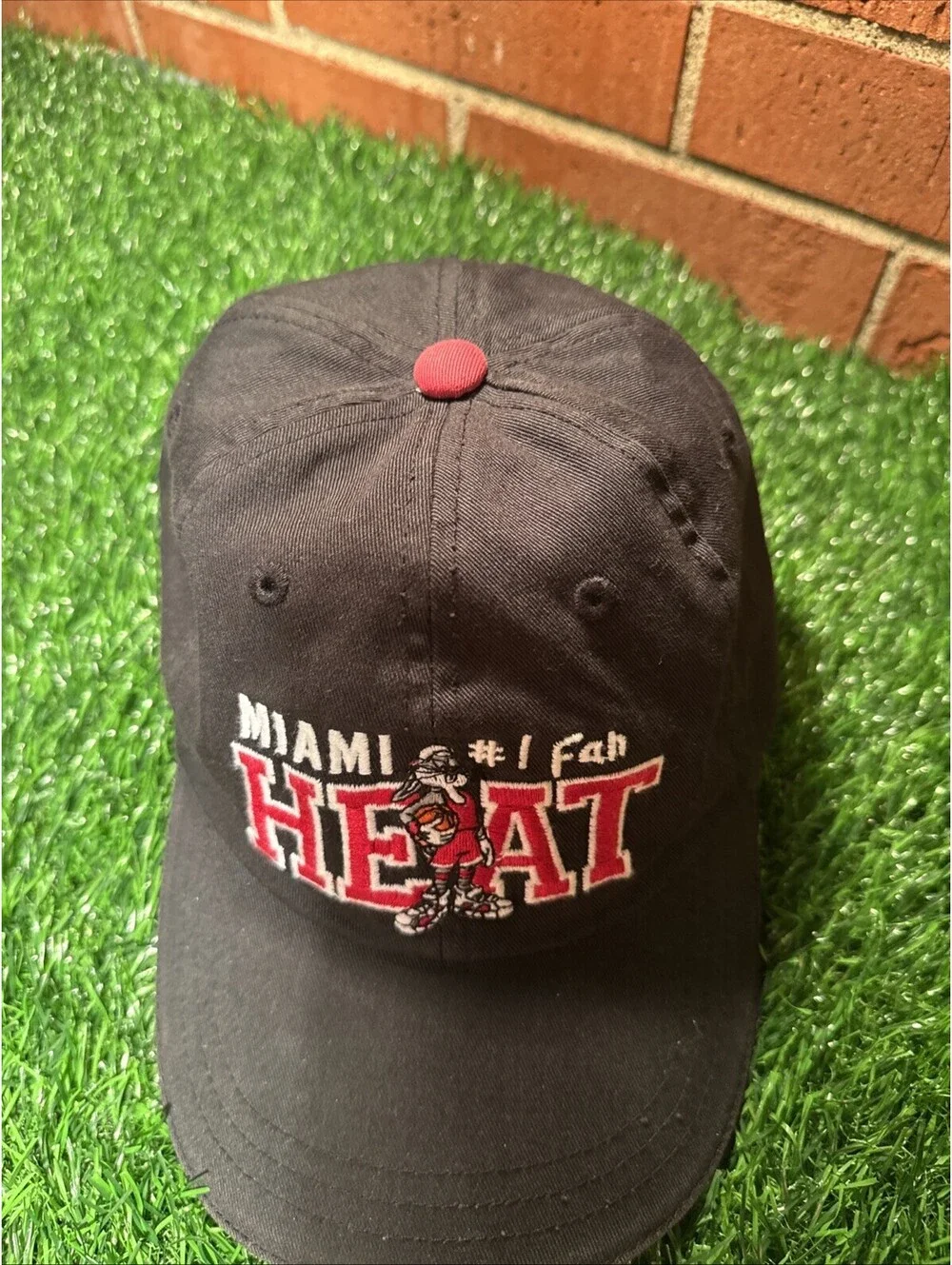 Miami Heat #1 Fan Bugs Bunny Embroidered Hat Junk Food Gap Kids Size L/XL